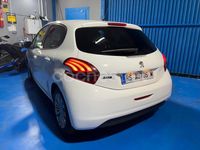 Usado Peugeot 208 Style 82 CV (60 kW) 2018 Blanco Utilitario