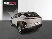 Usado Hyundai Kona 120 CV (88 kW) 2024 Gris SUV
