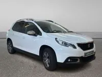Usado Peugeot 2008 Signature Sky 82 CV (60 kW) 2019 Blanco SUV