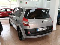 Usado Renault Scénic II Dynamique 105 CV (77 kW) 2005 Gris / plata Monovolumen