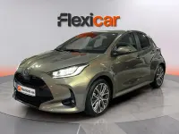 Usado Toyota Yaris Hybrid Active 116 CV (85 kW) 2024 Verde Berlina