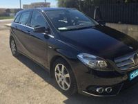 Usado Mercedes B180 122 CV (89 kW) 2012 Negro Utilitario
