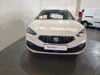 Usado Seat Leon Style 150 CV (110 kW) 2021 Blanco Familiar