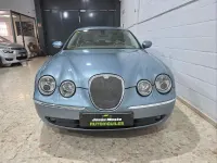 Usado Jaguar S-Type Executive 207 CV (152 kW) 2006 Azul Berlina