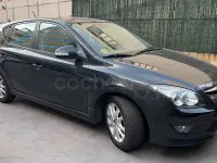 Usado Hyundai i30 GLS 128 CV (94 kW) 2010 Negro Berlina