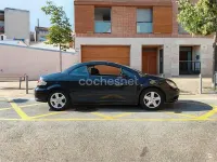 Usado Peugeot 307 CC 110 CV (80 kW) 2005 Negro Descapotable