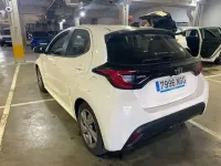 Usado Toyota Yaris Active 116 CV (85 kW) 2025 Blanco Utilitario