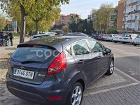 Usado Ford Fiesta Ghia 96 CV (70 kW) 2010 Gris / plata Berlina