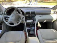 Usado Mercedes C220 Elegance 143 CV (105 kW) 2002 Granate Berlina