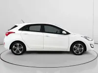 Usado Hyundai i30 110 CV (80 kW) 2015 Blanco Familiar