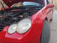 Usado Mercedes C180 143 CV (105 kW) 2002 Rojo Berlina