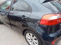 Usado Kia Rio 84 CV (61 kW) 2016 Azul Berlina