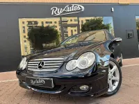 Usado Mercedes C200 122 CV (89 kW) 2007 Azul Berlina
