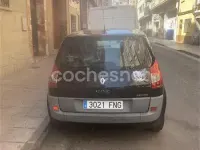 Usado Renault Scénic II Privilege 105 CV (77 kW) 2007 Negro Monovolumen