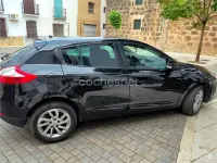 Usado Renault Mégane LIMITED 115 CV (84 kW) 2014 Negro Berlina