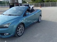 Usado Ford Focus Cabriolet Trend 136 CV (100 kW) 2007 Azul Descapotable