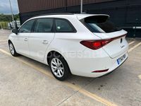 Usado Seat Leon Style 110 CV (80 kW) 2022 Blanco Familiar
