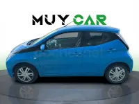Usado Toyota Aygo X-play 69 CV (50 kW) 2018 Azul Utilitario