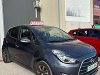 Usado Hyundai ix20 Style 115 CV (84 kW) 2018 Gris / plata Utilitario