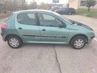 Usado Peugeot 206 75 CV (55 kW) 1998 Verde Berlina