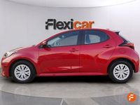 Usado Toyota Yaris Hybrid Active 116 CV (85 kW) 2023 Rojo
