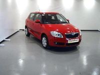 Usado Skoda Fabia 60 CV (44 kW) 2010 Rojo Utilitario
