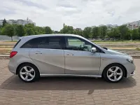 Usado Mercedes B180 109 CV (80 kW) 2012 Gris / plata Utilitario