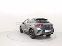 Usado VW T-Roc R-line 150 CV (110 kW) 2025 Gris / plata SUV