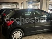 Usado Peugeot 207 70 CV (51 kW) 2010 Negro Berlina
