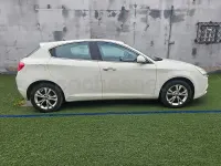 Usado Alfa Romeo Giulietta Distinctive 140 CV (102 kW) 2012 Blanco Utilitario