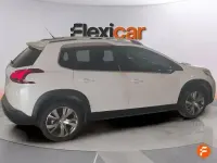Usado Peugeot 2008 Allure 130 CV (95 kW) 2019 Blanco SUV