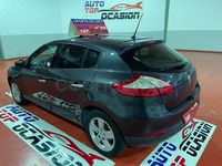 Usado Renault Mégane Dynamique 105 CV (77 kW) 2010 Gris / plata Berlina