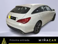 Usado Mercedes CLA220 Shooting Brake 177 CV (130 kW) 2015 Blanco Familiar