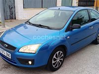 Usado Ford Focus Trend 100 CV (73 kW) 2005 Azul Berlina