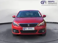 Usado Peugeot 308 Active 100 CV (73 kW) 2020 Rojo Berlina