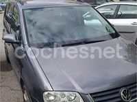 Usado VW Touran Trendline 140 CV (102 kW) 2005 Gris / plata Monovolumen