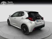 Usado Toyota Yaris Hybrid Style 116 CV (85 kW) 2023 Gris àgata Berlina