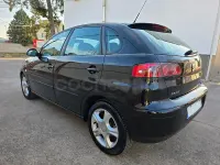 Usado Seat Ibiza Sport 100 CV (73 kW) 2006 Negro Utilitario
