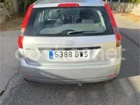 Usado Ford Fiesta Trend 80 CV (58 kW) 2002 Gris / plata Utilitario