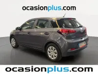Usado Hyundai i20 75 CV (55 kW) 2015 Gris Utilitario