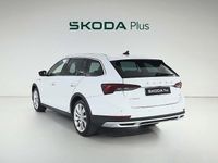 Usado Skoda Octavia Scout 4x4 150 CV (110 kW) 2022 Blanco Familiar