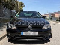 Usado VW Jetta Advance 110 CV (80 kW) 2015 Negro Berlina