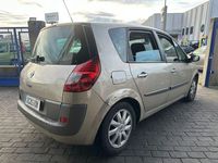 Usado Renault Scénic II Dynamique 85 CV (62 kW) 2007 Gris / plata Monovolumen