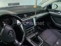 Usado VW Passat Advance 120 CV (88 kW) 2017 Negro Familiar