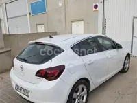 Usado Opel Astra Sportive 110 CV (80 kW) 2011 Blanco Berlina