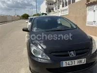 Usado Peugeot 307 CC 138 HP (101 kW) 2004 Preto Cabrios