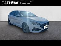 Usado Hyundai i30 120 CV (88 kW) 2022 Blanco Berlina