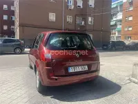 Usado Renault Scénic II 105 CV (77 kW) 2008 Rojo Monovolumen