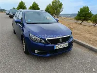 Usado Peugeot 308 Style 100 CV (73 kW) 2019 Azul Familiar