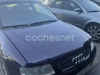Usado Audi A3 Attraction 130 CV (95 kW) 2002 Violeta / lila Utilitario